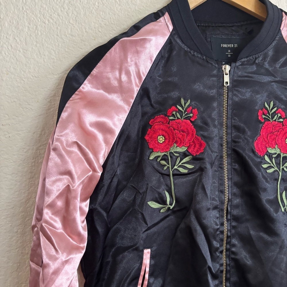 Forever 21 Bomber Jacket Small Black Pink Satin Floral Embroidered Zip Up - Picture 3 of 6